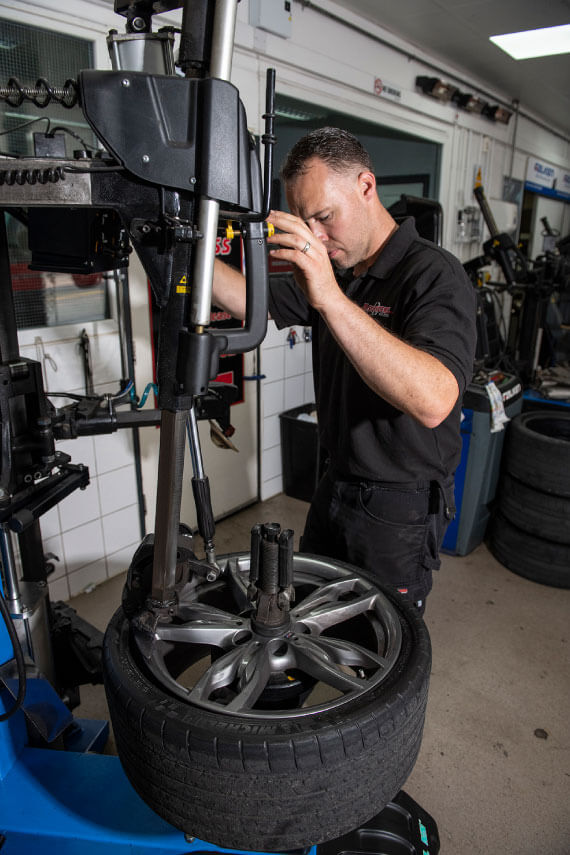 tyre-replacement